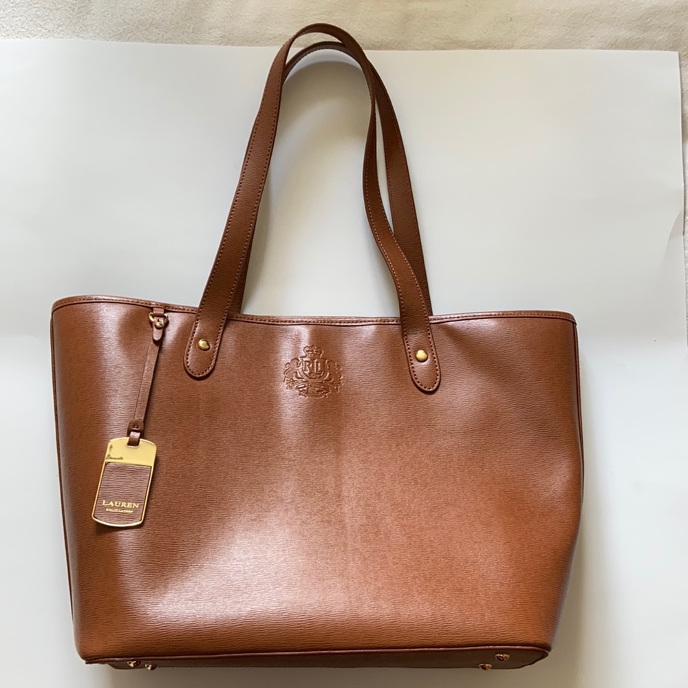 Brand new without tag 99% condition leather bag.